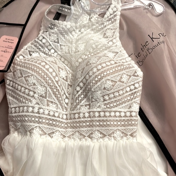 New. Never worn, never altered Stella York wedding dress. - Picture 7 of 10